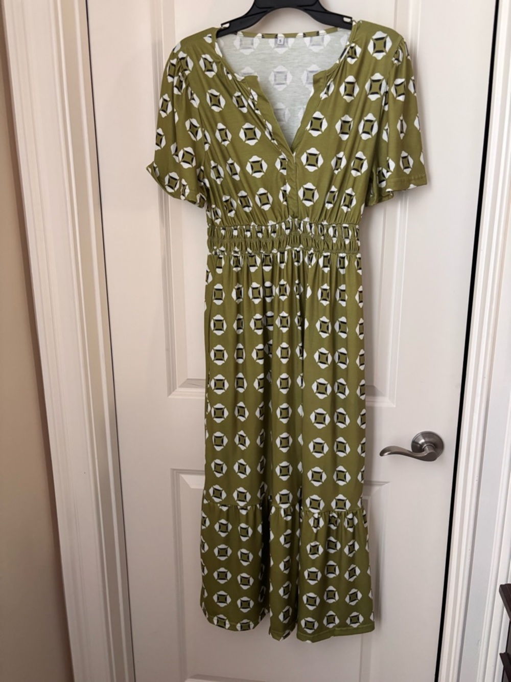 Amazon Olive Green Geometric Print V‑Neck Tiered Maxi Dress